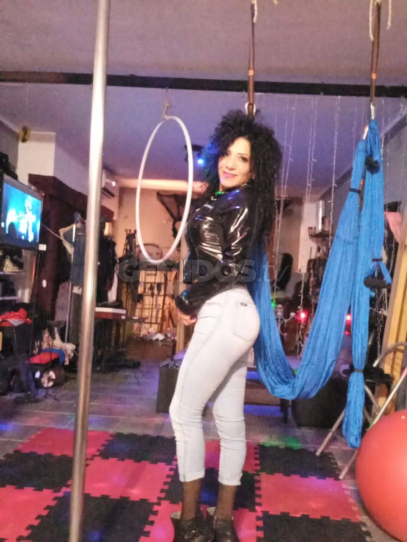 Dominatrix Dana